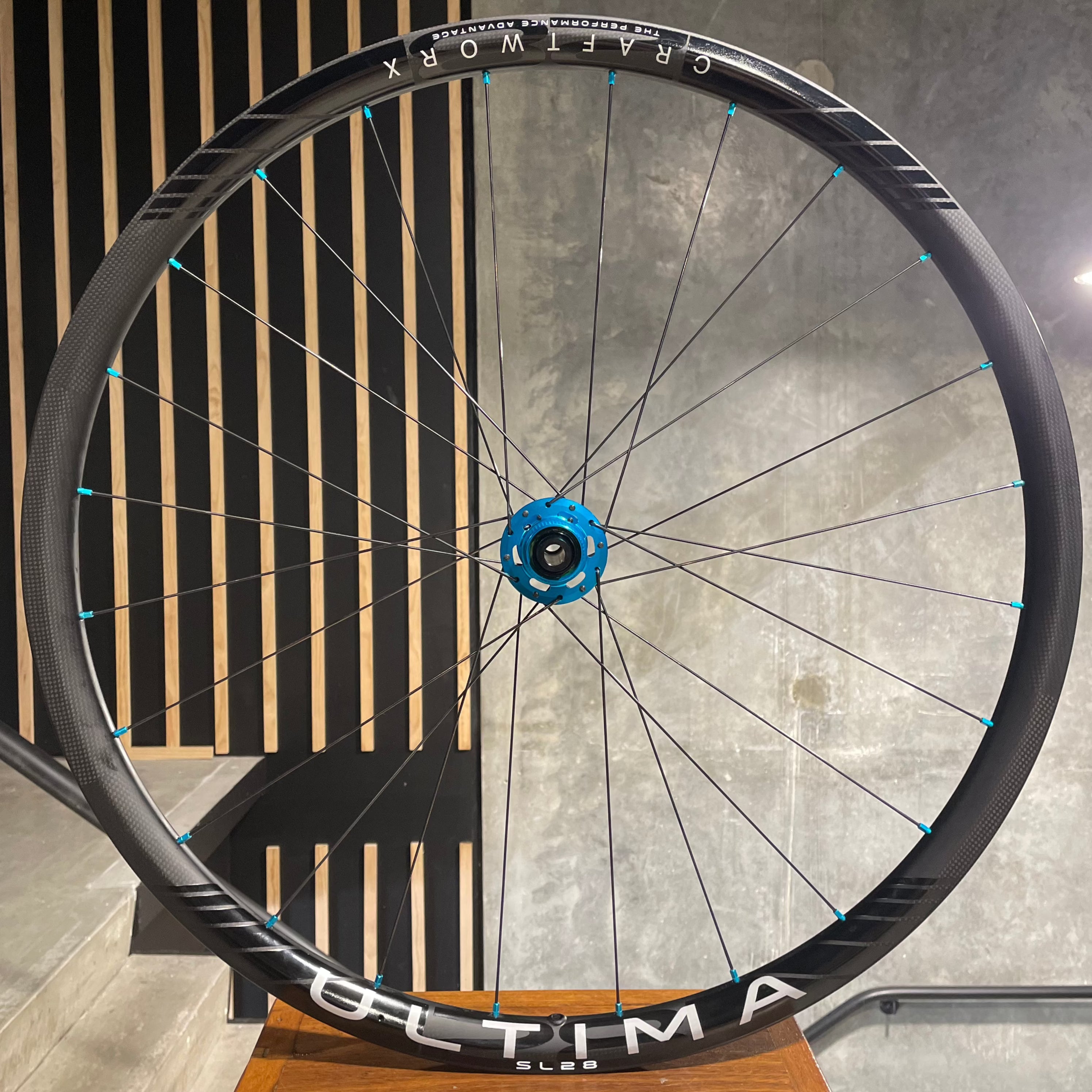 Custom carbon deals wheelset